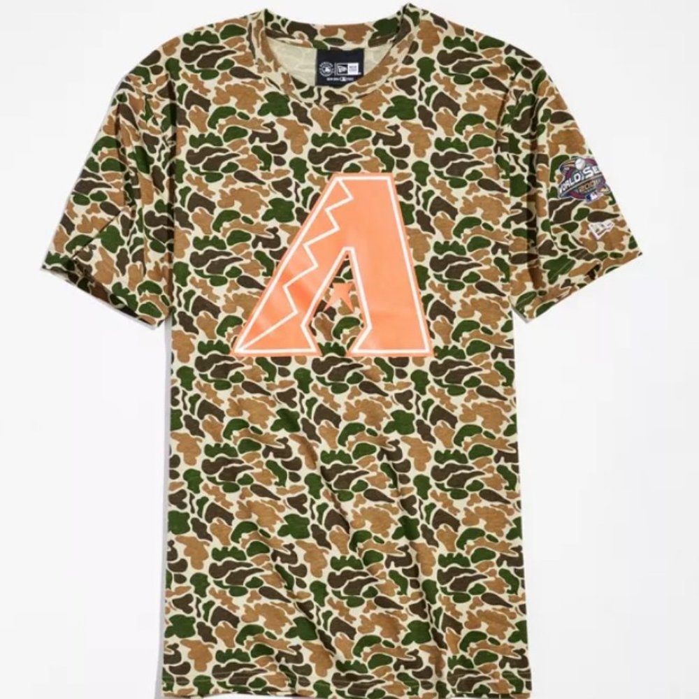 New Era Arizona Diamondbacks Camo T-Shirt 2001 World Series Patch